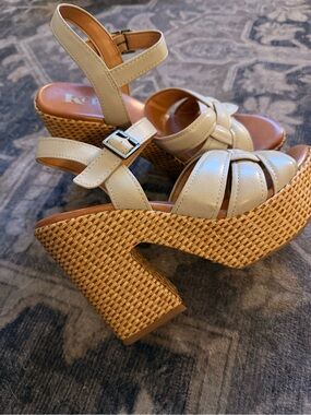 KORKS Brand NEW Dee Woven Platform Wedge Sandals - Cream Sz 8 heels